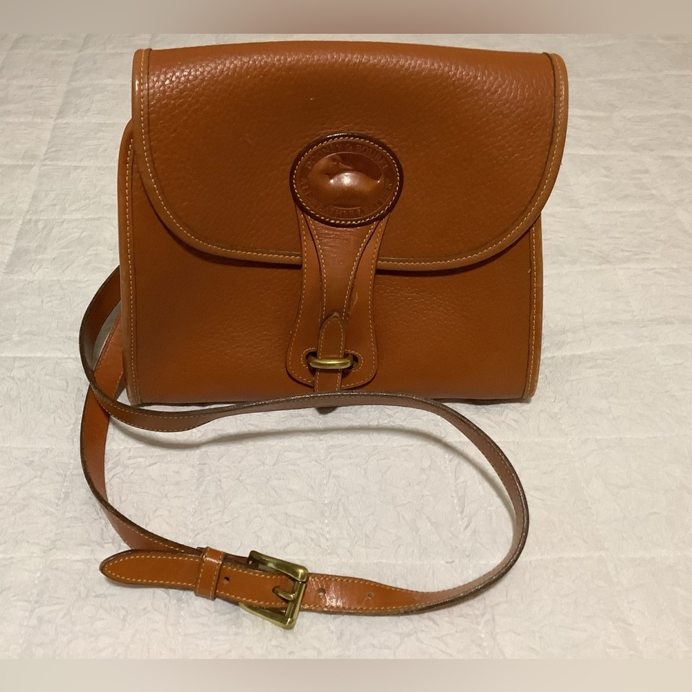 DOONEY & BOURKE VINTAGE 90s ESSEX CROSSBODY  LEATHER